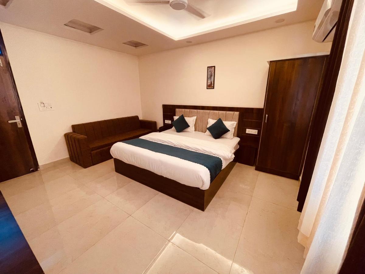 Divine Ganga - Luxury Comfort ! Travellers Delight ! Budget Friendly ! Prime Location ! Guest Favourite Haridvár Kültér fotó